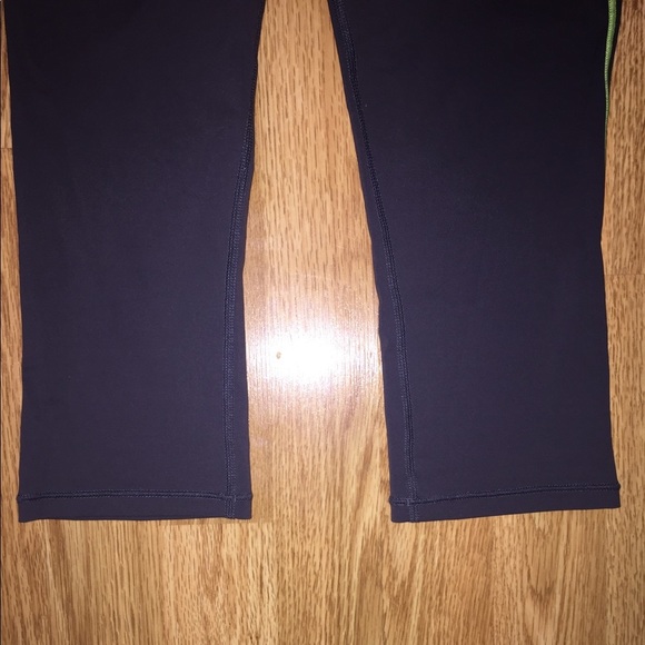 Under Armor cropped athletic pants green and gray size small - Picture 2 of 5